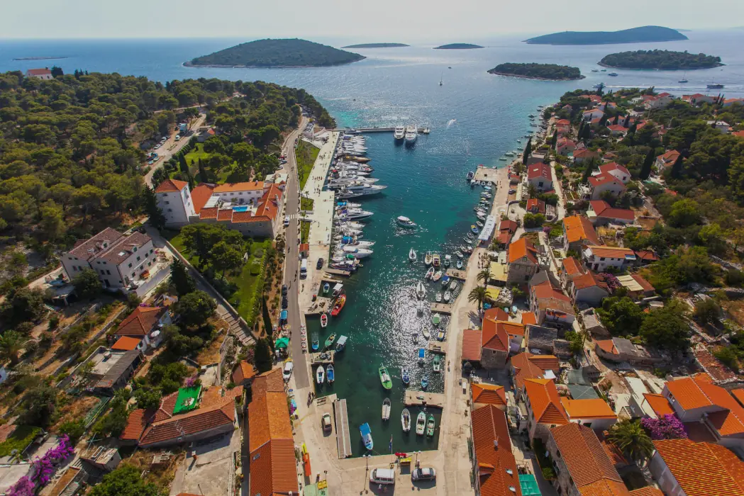 Stadt Maslinica, Insel Solta, Kroatien